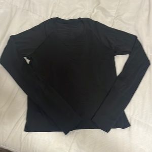 Black Lululemon swiftly tech